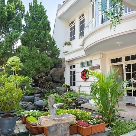 Griya Qq Guest House Yogyakarta Exterior photo