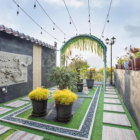 Griya Qq Guest House Yogyakarta Exterior photo